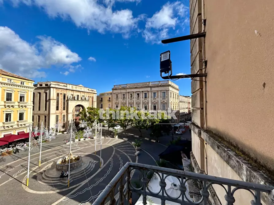 Immagine 27 di Palazzo in affitto  in Piazza Vincenzo Bellini a Catania