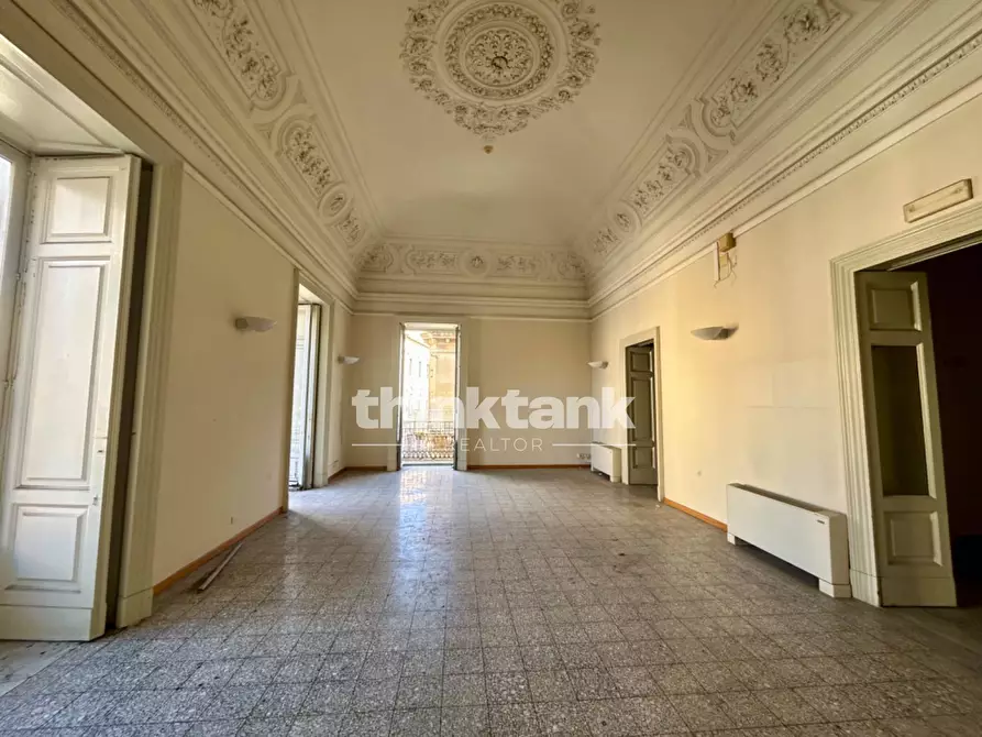 Immagine 29 di Palazzo in affitto  in Piazza Vincenzo Bellini a Catania
