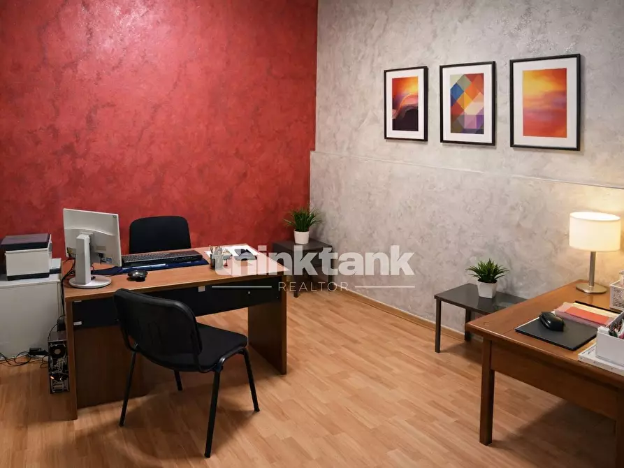 Immagine 3 di Magazzino in vendita  in Via Fanti D'italia a Catania