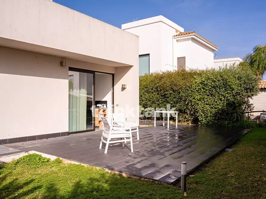 Immagine 4 di Villa in vendita  in Via Dei Cigni a Siracusa
