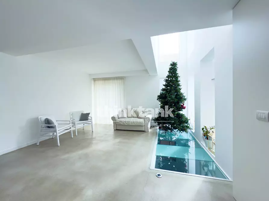 Immagine 14 di Villa in vendita  in Via Dei Cigni a Siracusa