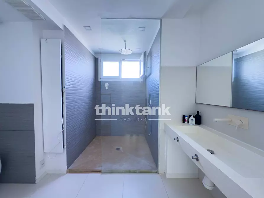 Immagine 45 di Villa in vendita  in Via Dei Cigni a Siracusa