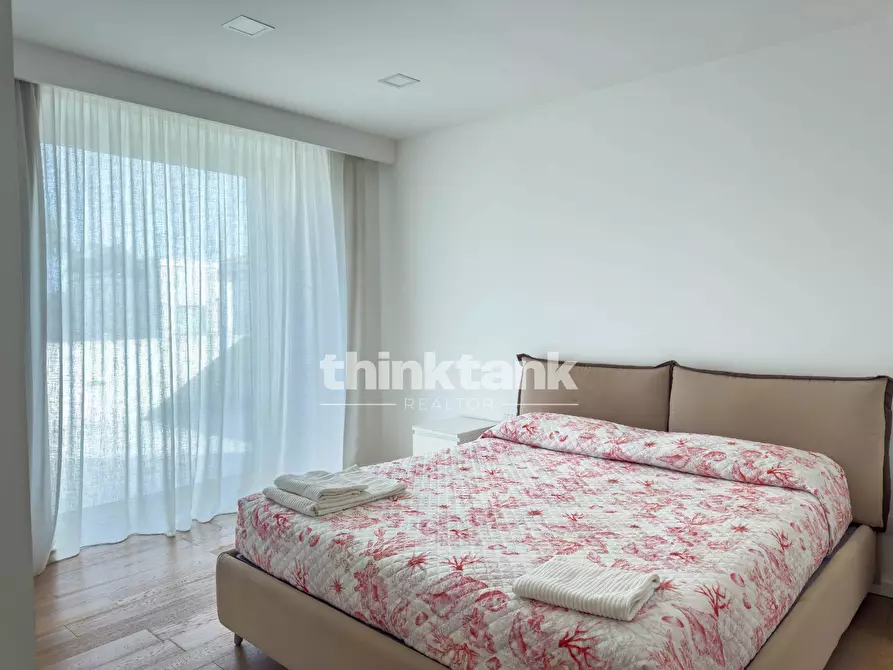 Immagine 50 di Villa in vendita  in Via Dei Cigni a Siracusa