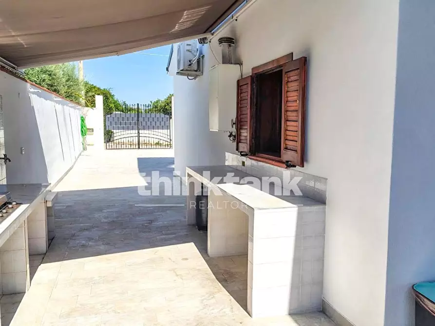 Immagine 21 di Villa in vendita  in Via delle Azalee a Augusta