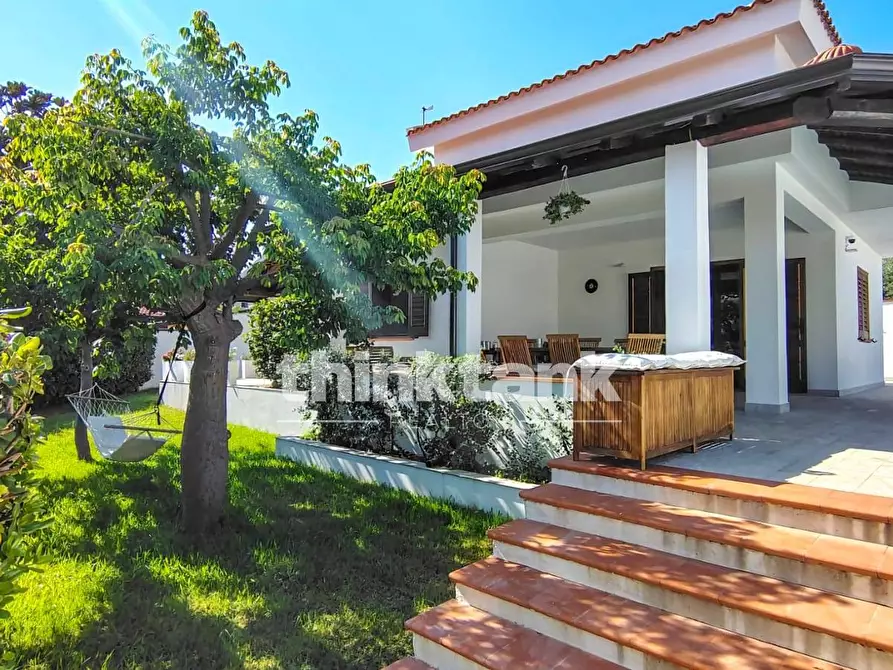 Immagine 33 di Villa in vendita  in Via delle Azalee a Augusta