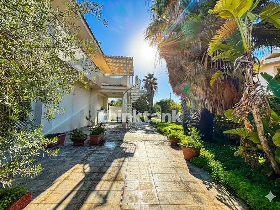 Immagine 17 di Villa in vendita  in Via dell'Oasi a Pachino