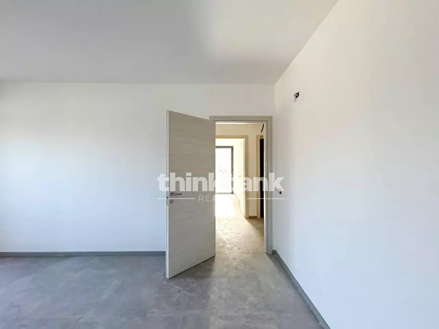 Immagine 12 di Palazzo in affitto  in via Ulisse a Catania