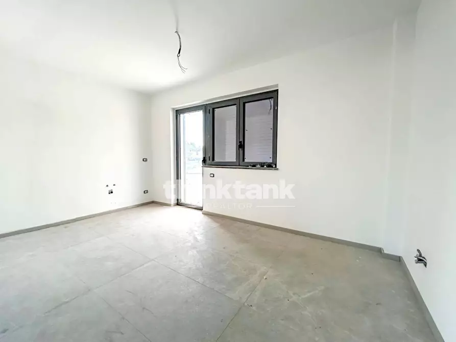 Immagine 13 di Palazzo in affitto  in via Ulisse a Catania