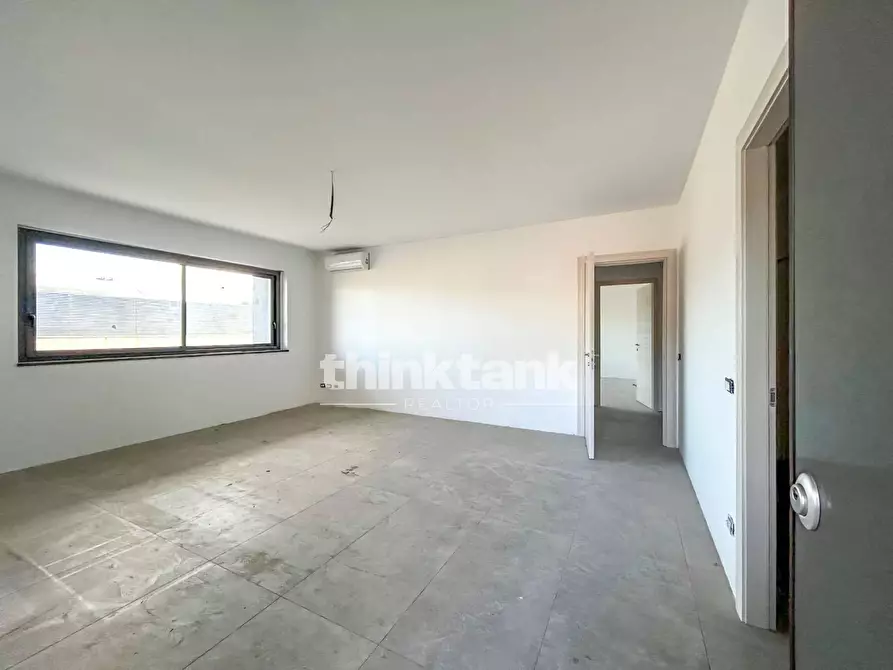 Immagine 20 di Palazzo in affitto  in via Ulisse a Catania