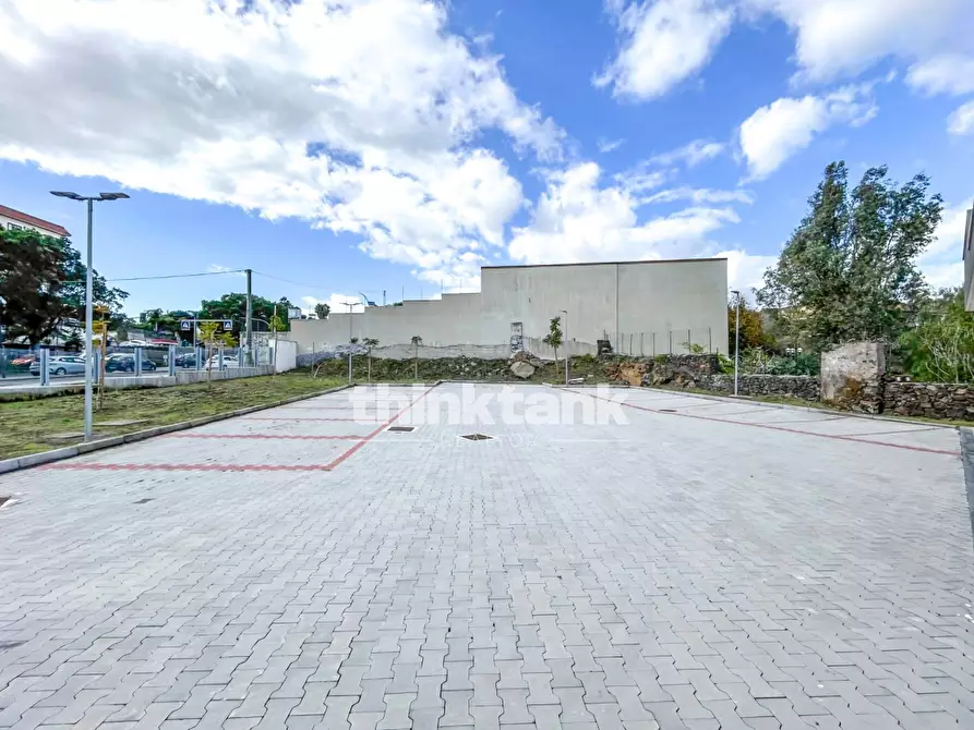 Immagine 27 di Palazzo in affitto  in via Ulisse a Catania