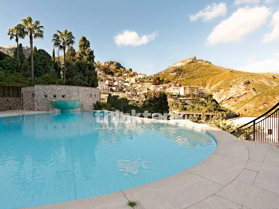 Immagine 29 di Appartamento in vendita  in Via Mario e Nicolo Garipoli a Taormina