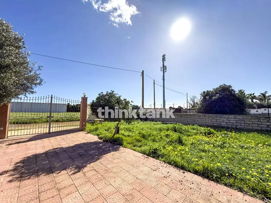 Immagine 2 di Villa in vendita  in Via Del Berillio a Siracusa