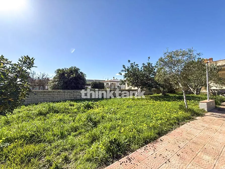 Immagine 39 di Villa in vendita  in Via Del Berillio a Siracusa