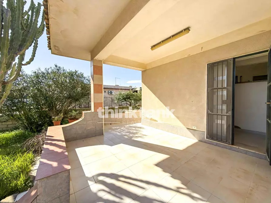 Immagine 5 di Villa in vendita  in Via Del Berillio a Siracusa