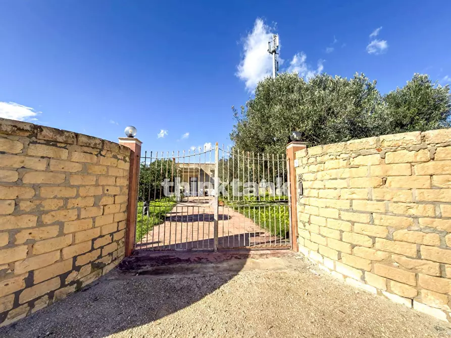 Immagine 41 di Villa in vendita  in Via Del Berillio a Siracusa