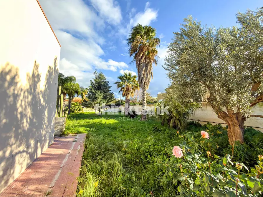 Immagine 2 di Villa in vendita  in Via Della Colomba a Siracusa