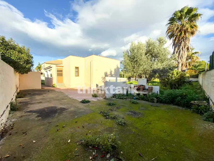 Immagine 32 di Villa in vendita  in Via Della Colomba a Siracusa