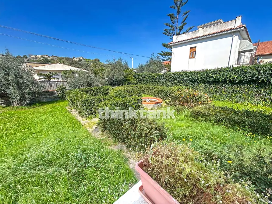 Immagine 25 di Villa in vendita  in Via Della Spiaggia a Augusta