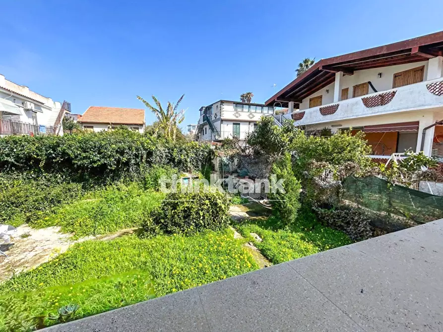 Immagine 29 di Villa in vendita  in Via Della Spiaggia a Augusta