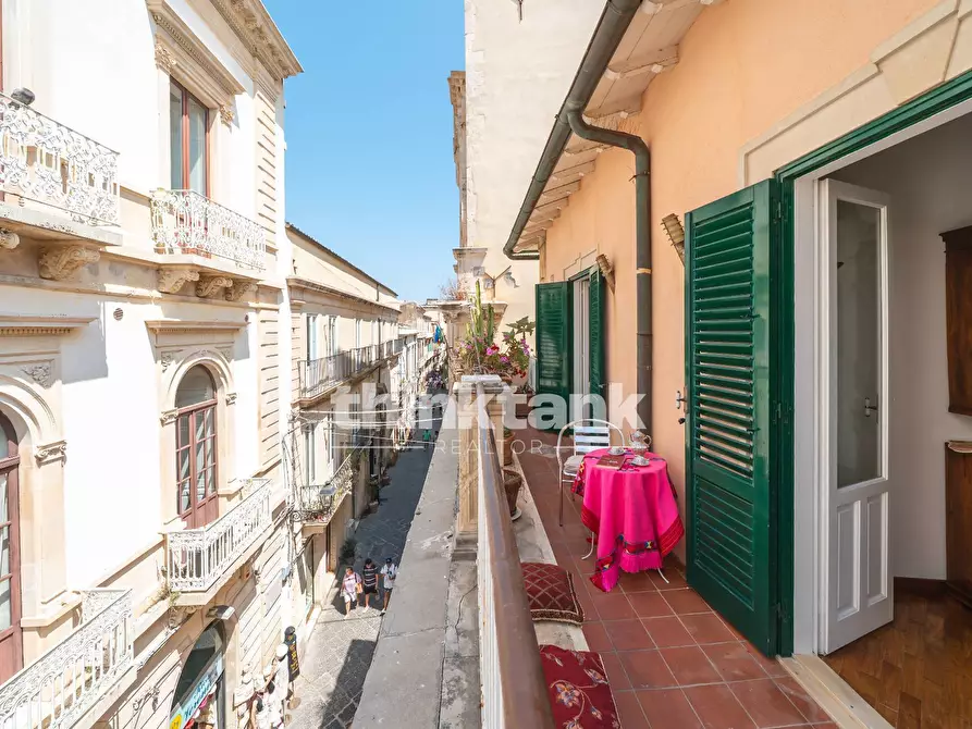 Immagine 8 di Appartamento in vendita  in Via Roma a Siracusa