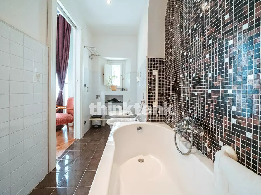 Immagine 30 di Appartamento in vendita  in Via Roma a Siracusa