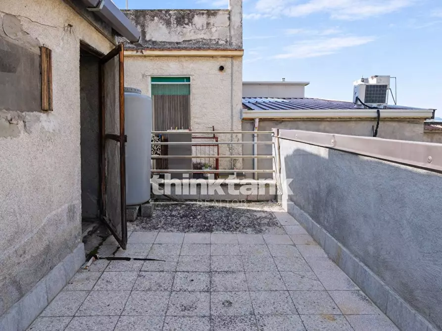 Immagine 2 di Casa indipendente in vendita  in Via Rodi a Bronte