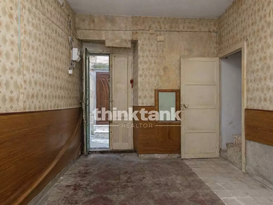 Immagine 6 di Casa indipendente in vendita  in Via Rodi a Bronte