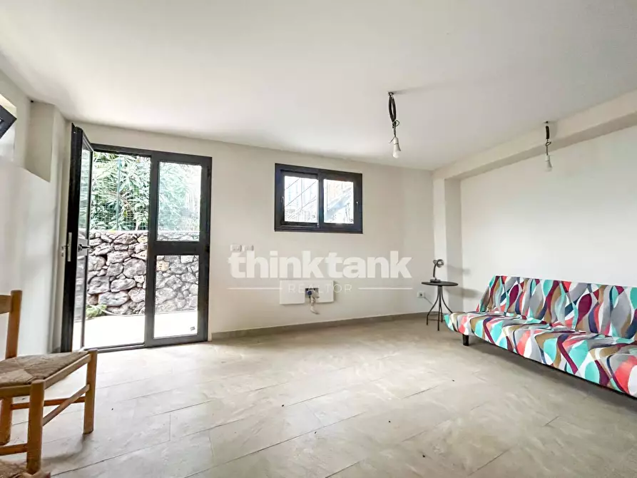 Immagine 36 di Casa semindipendente in vendita  in Via Ariazzi a Acireale