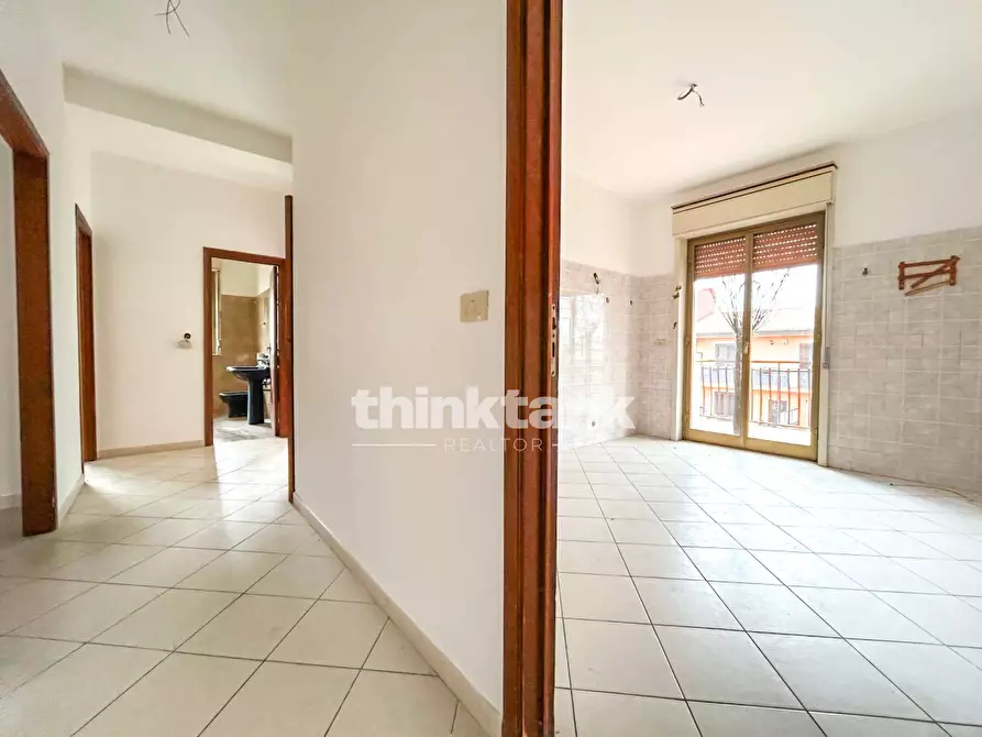 Immagine 5 di Appartamento in vendita  in Via Luigi Settembrini a Giarre