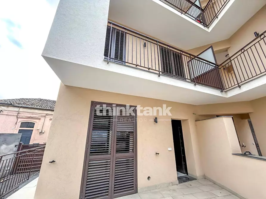 Immagine 1 di Appartamento in vendita  in Via Ogliastro a Catania