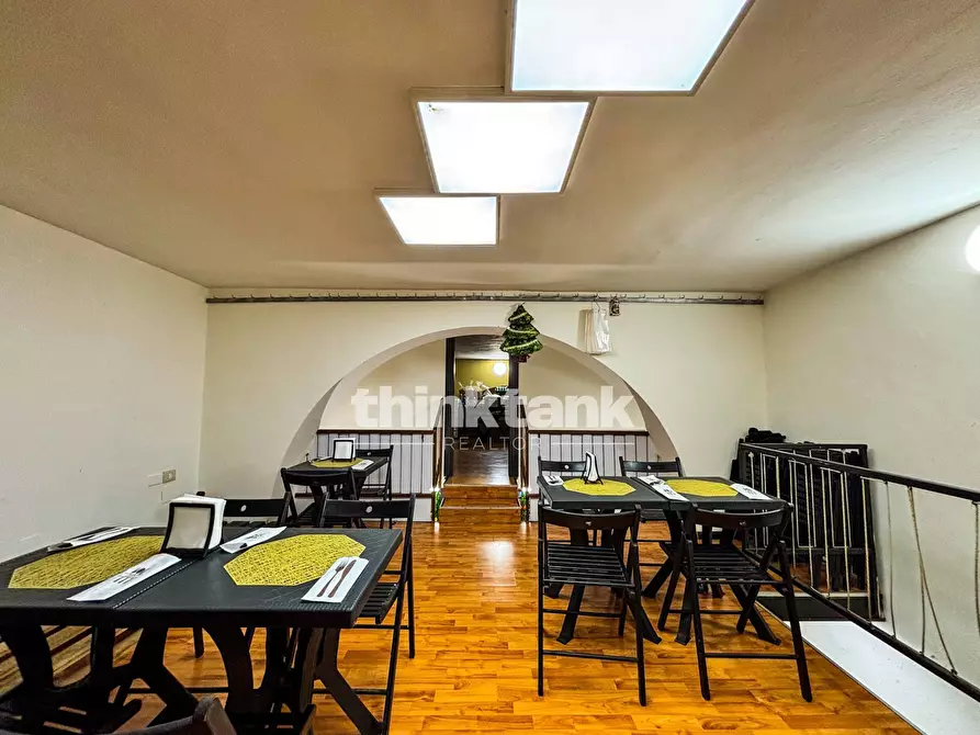 Immagine 16 di Locale commerciale in vendita  in corso umberto 1 a Siracusa