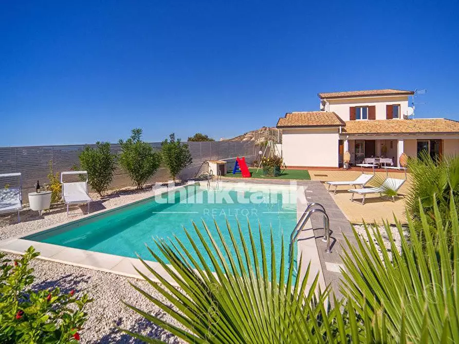 Immagine 1 di Villa in affitto  in Via Giovanni Falcone a Alessandria Della Rocca