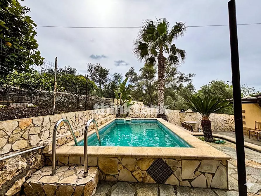 Immagine 2 di Villa in vendita  in Via Luigi Volpicelli a Floridia