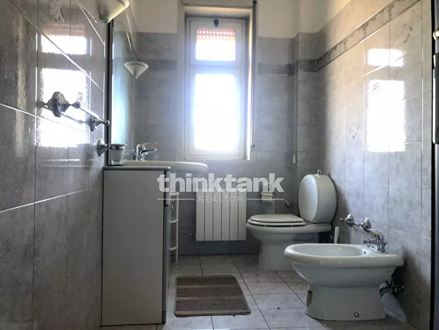 Immagine 10 di Appartamento in vendita  in Piazza Dante Alighieri 6 a Gravina Di Catania