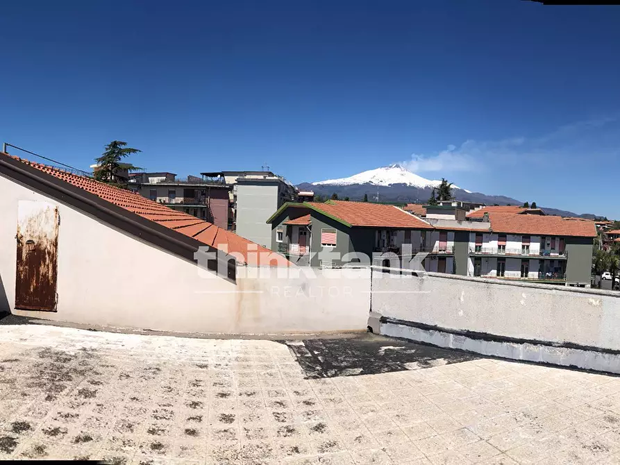 Immagine 23 di Appartamento in vendita  in Piazza Dante Alighieri 6 a Gravina Di Catania