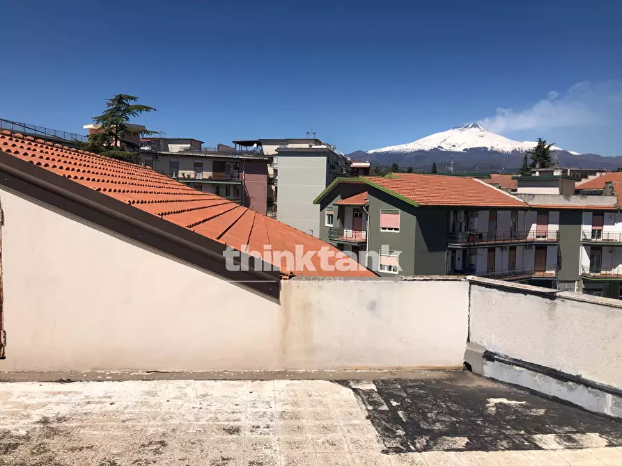 Immagine 24 di Appartamento in vendita  in Piazza Dante Alighieri 6 a Gravina Di Catania