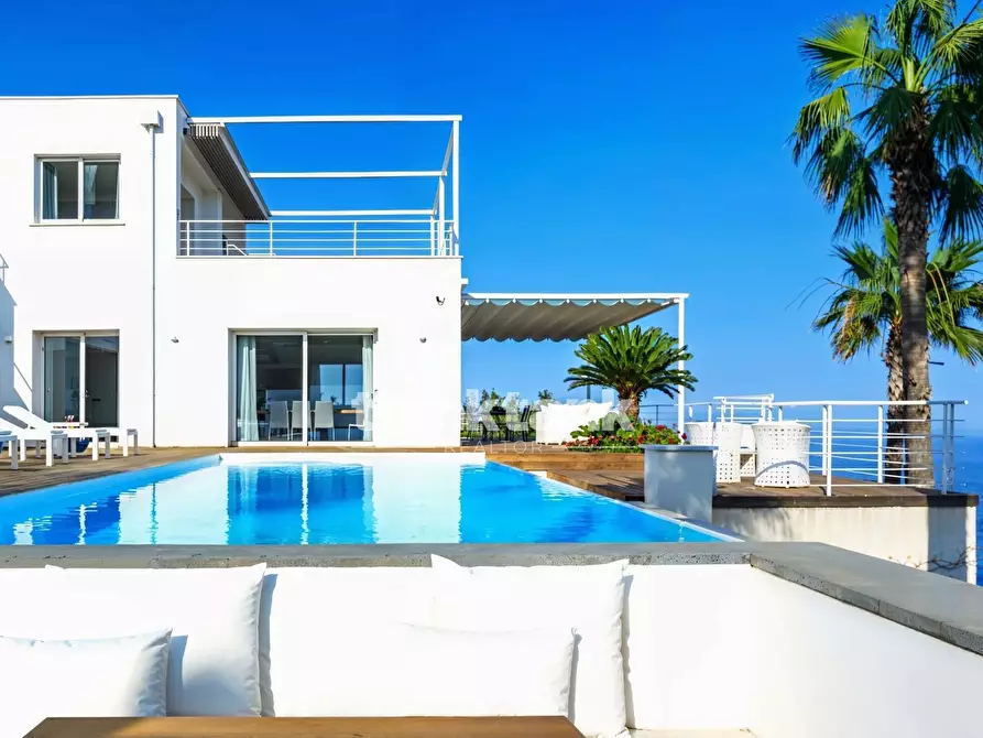 Immagine 9 di Villa in vendita  in Contrada Sillemi a Letojanni