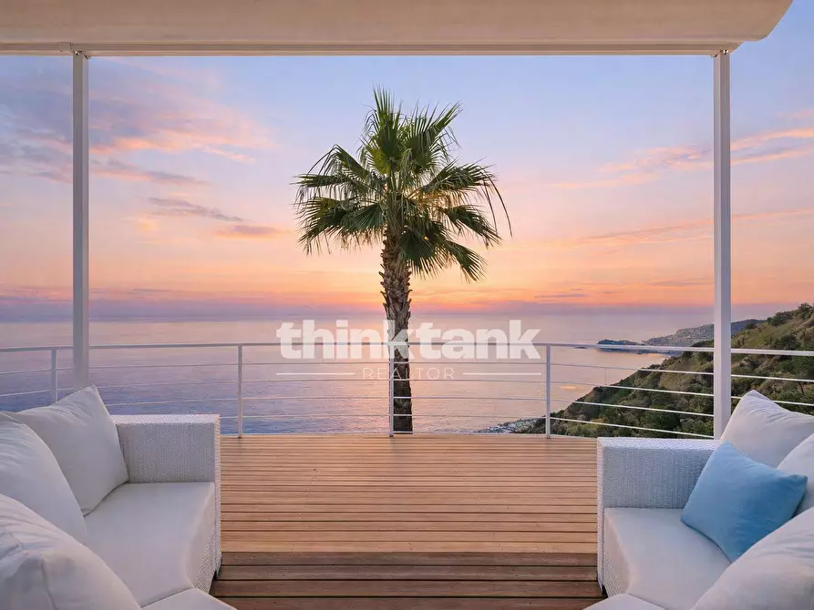 Immagine 2 di Villa in vendita  in Contrada Sillemi a Letojanni