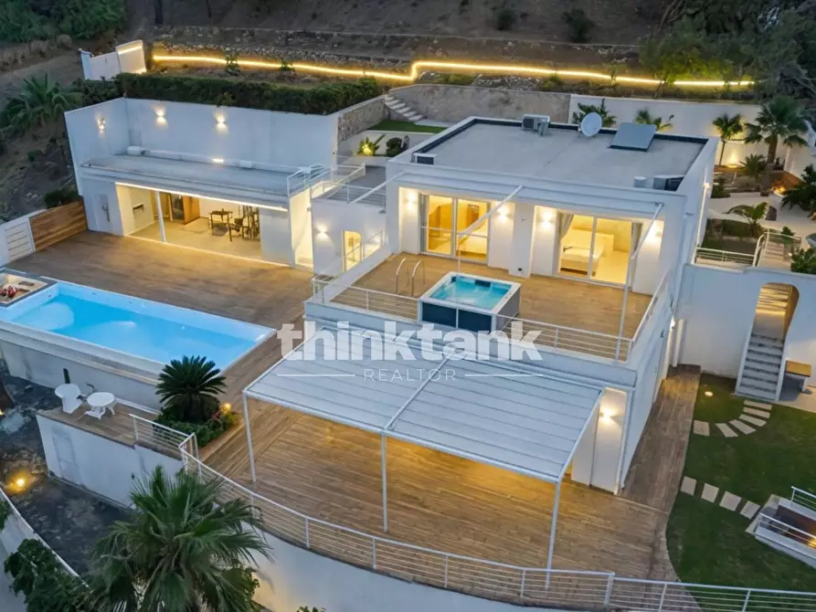 Immagine 37 di Villa in vendita  in Contrada Sillemi a Letojanni