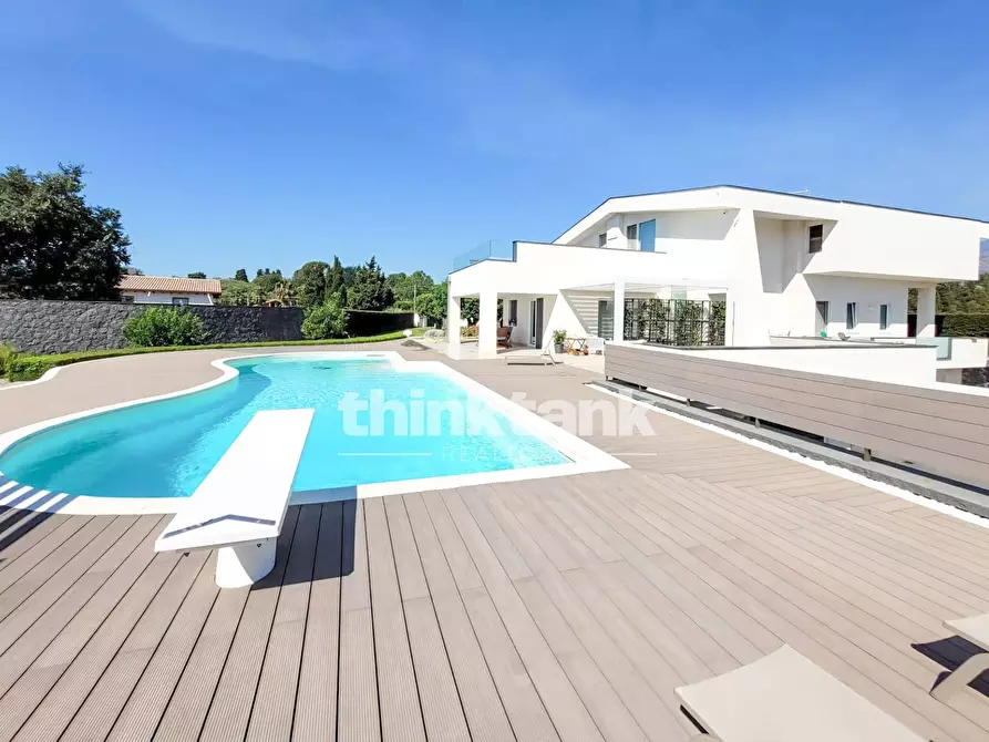 Immagine 1 di Villa in vendita  in Via Timone Zaccanazzo a Acireale