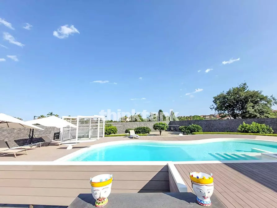 Immagine 3 di Villa in vendita  in Via Timone Zaccanazzo a Acireale