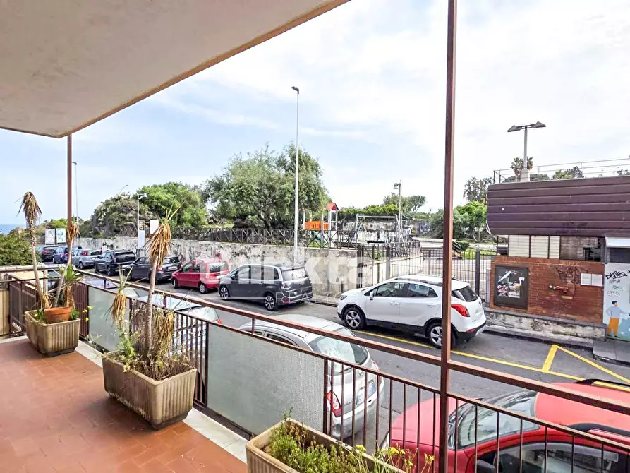 Immagine 2 di Appartamento in vendita  in Via Francesco Crispi a Aci Castello