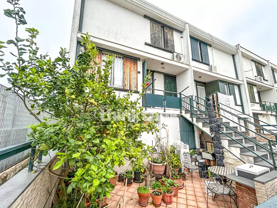 Immagine 1 di Casa semindipendente in vendita  in Contrada Castelluccio a Augusta
