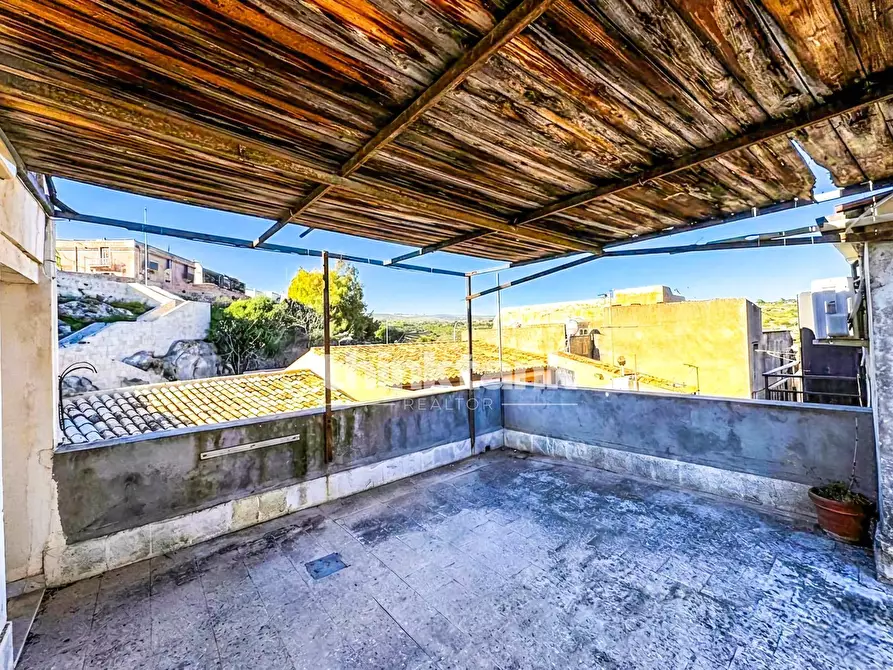 Immagine 1 di Villa in vendita  in Via Angelo Cavarra a Noto