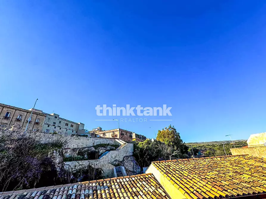 Immagine 25 di Villa in vendita  in Via Angelo Cavarra a Noto