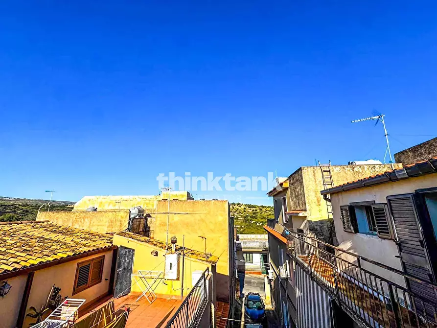 Immagine 26 di Villa in vendita  in Via Angelo Cavarra a Noto