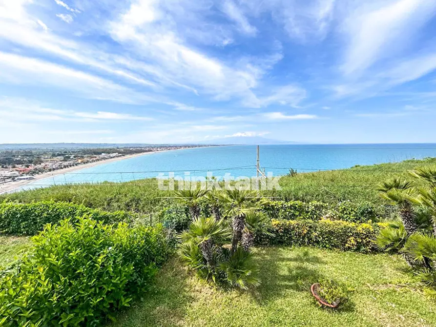 Immagine 3 di Villa in vendita  in Costa Degli Oleandri a Augusta