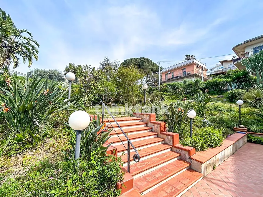 Immagine 43 di Villa in vendita  in Costa Degli Oleandri a Augusta