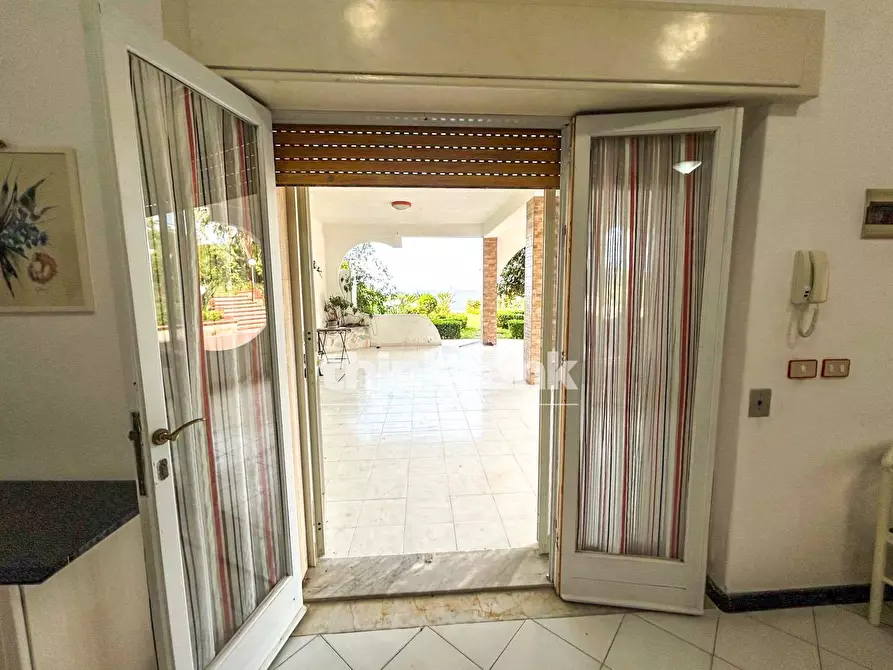 Immagine 25 di Villa in vendita  in Costa Degli Oleandri a Augusta