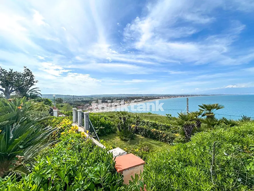 Immagine 54 di Villa in vendita  in Costa Degli Oleandri a Augusta